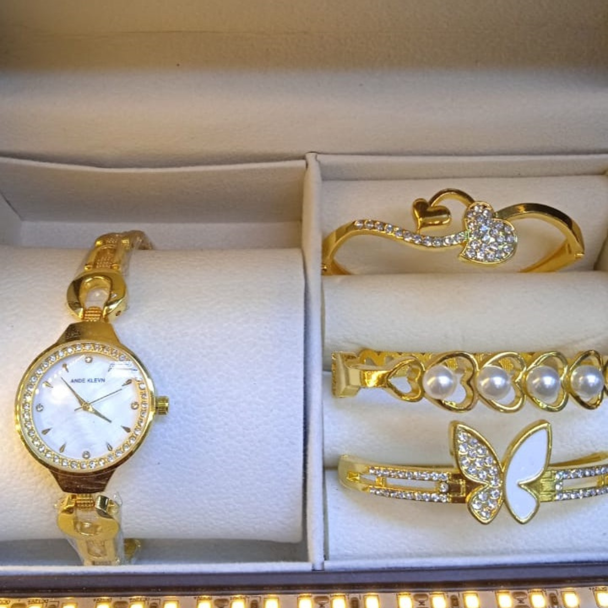 Time Luxe Women Watch